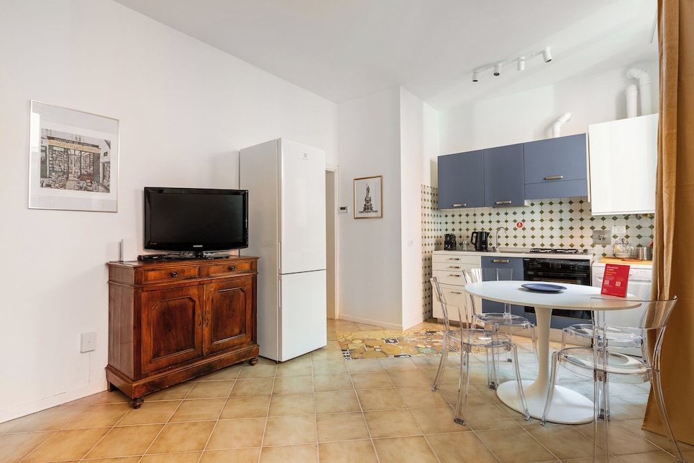 Gombruti Vintage Apartment by Wonderful Italy