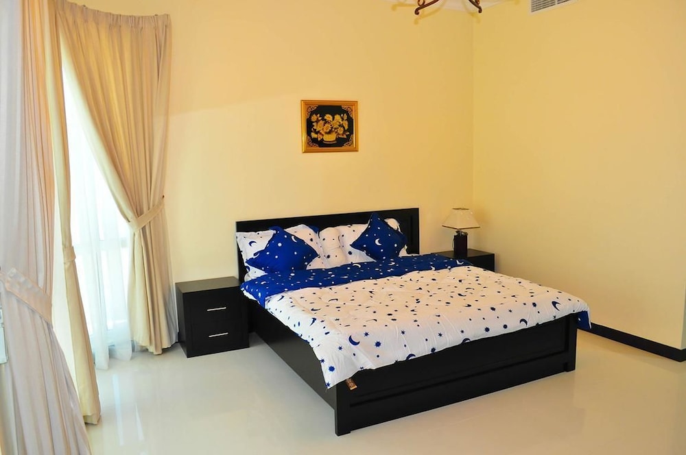 Golden Treasure Tower Family Apartment