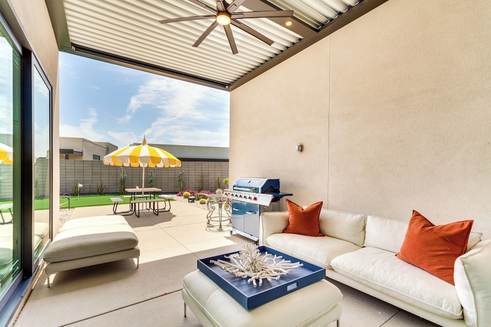 Desert Oasis in Palm Springs w/ Resort-style Perks