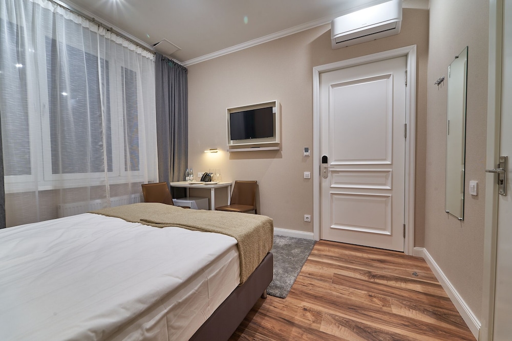 ArtBox Hotel