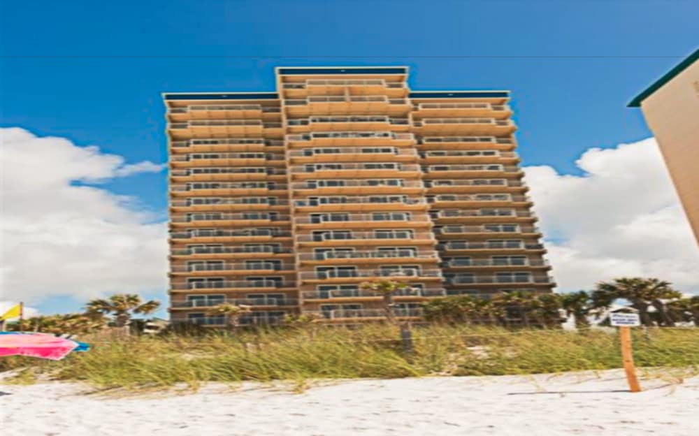 Destin Towers by Holiday Isle