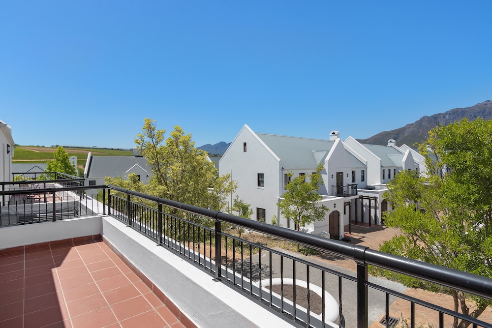 Winelands Golf Lodges at De Zalze