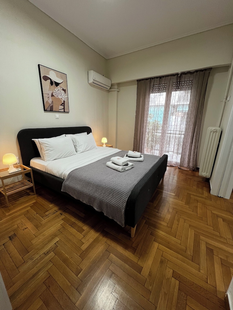Pnyka Apartment 2