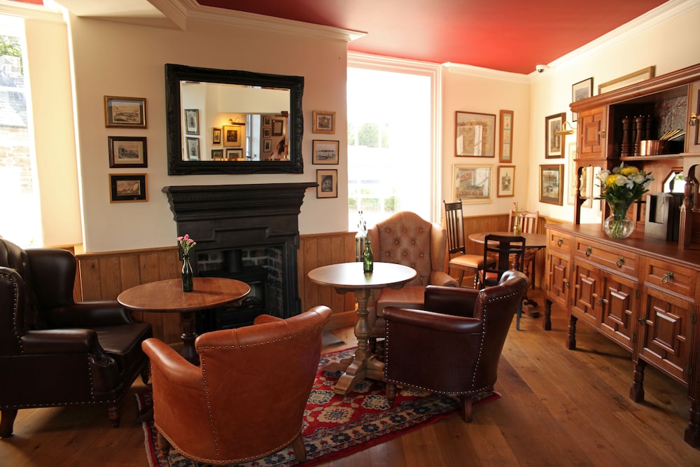 The Erskine Arms