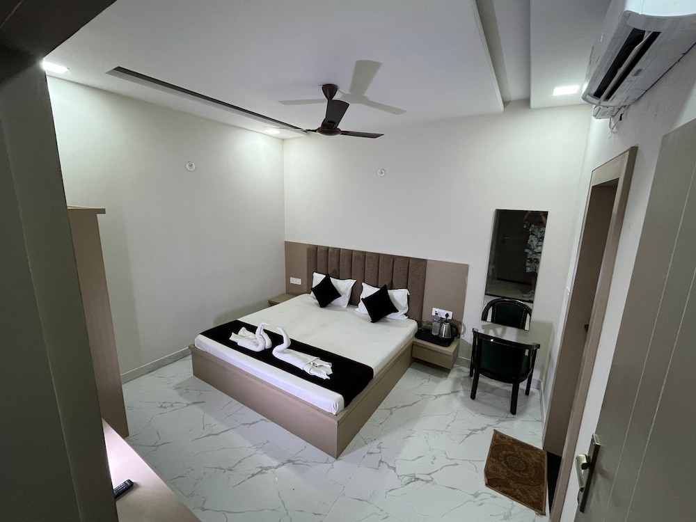 Hotel Shri Radha Sneh Mathura