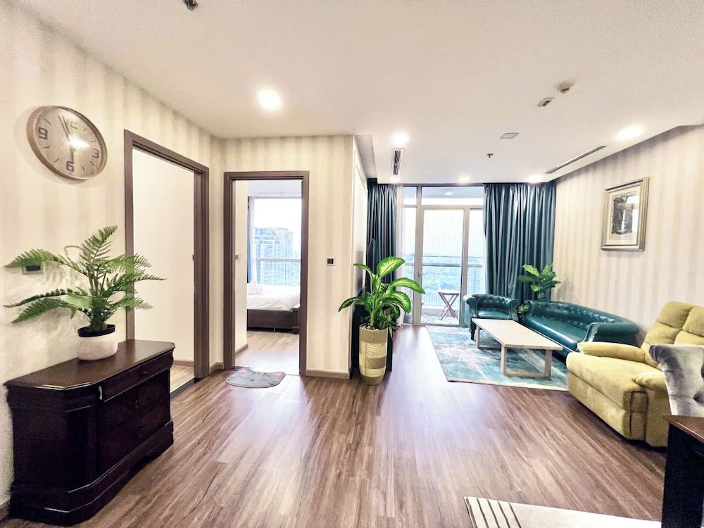 Apartment Landmark 81 by Urban Home
