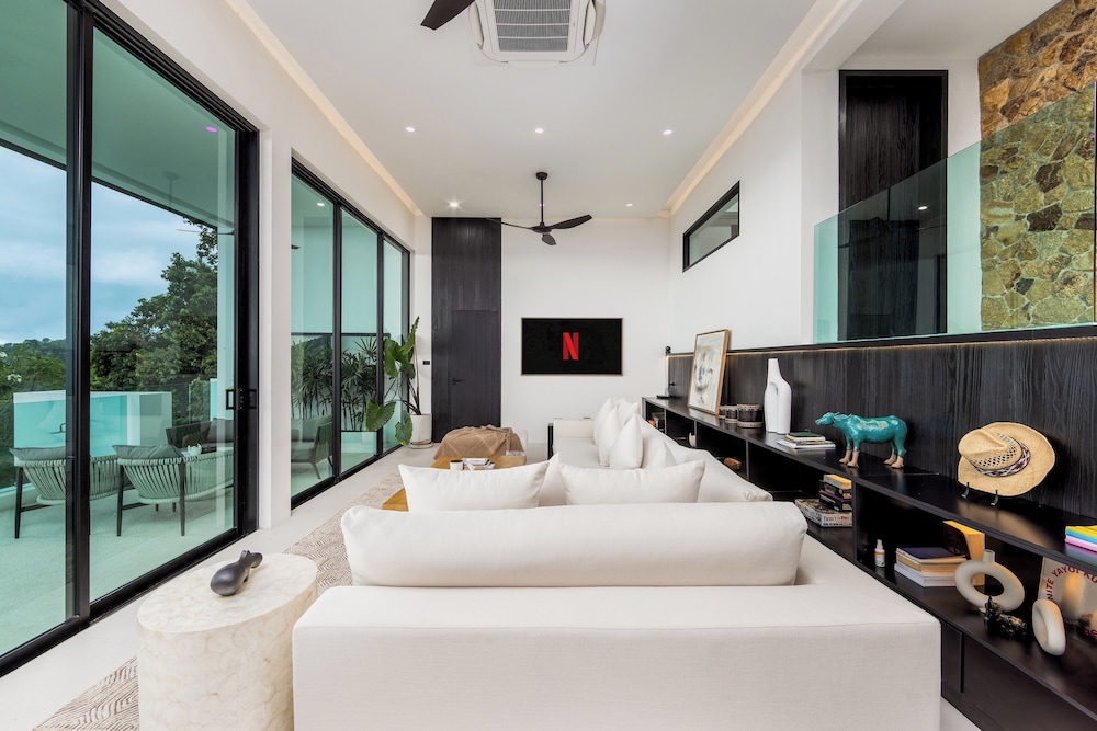 SOMA 4 Bedrooms SEAVIEW Pool Villa
