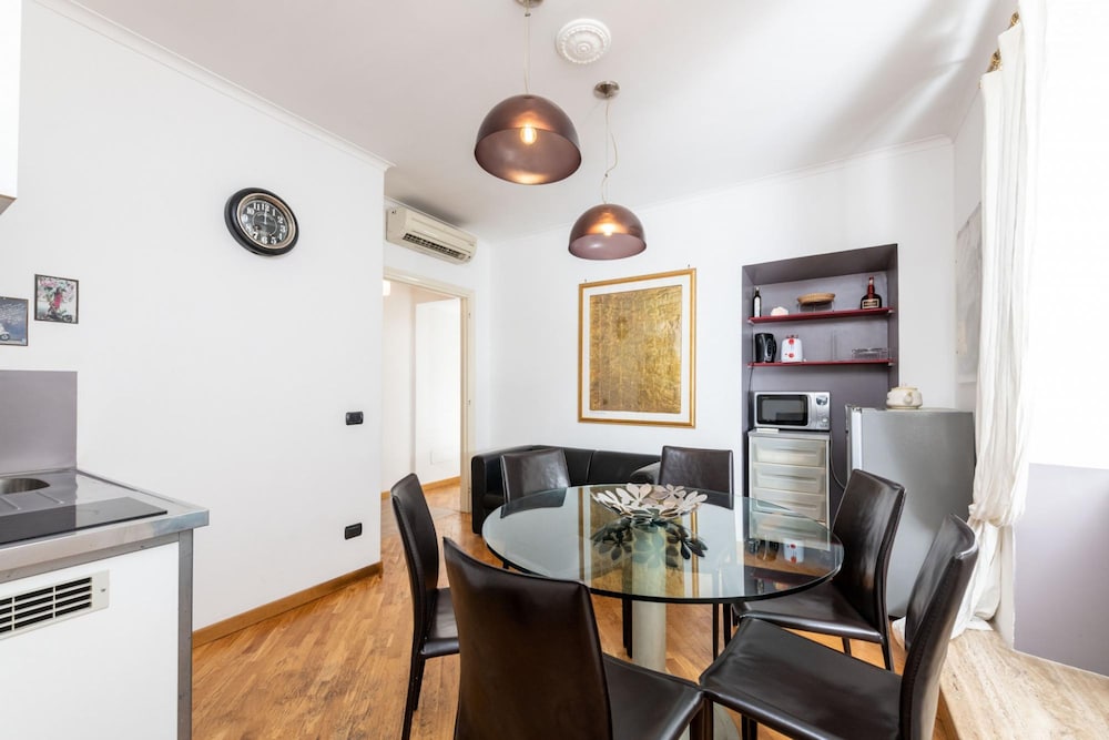 Corso in Roma With 3 Bedrooms and 3 Bathrooms