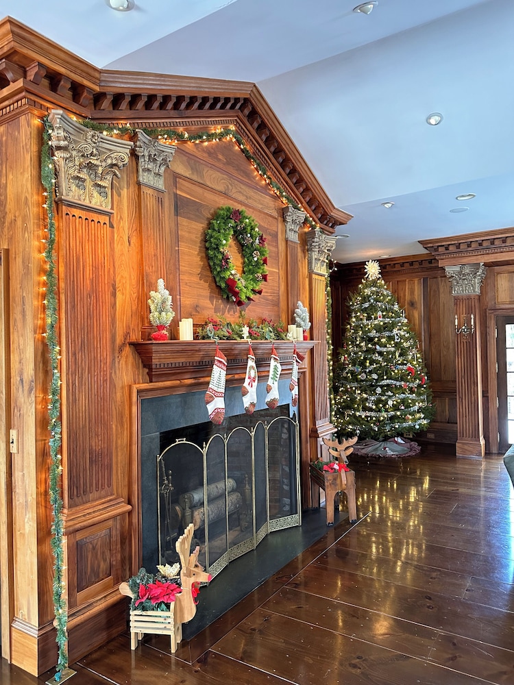 The Ellis Inn