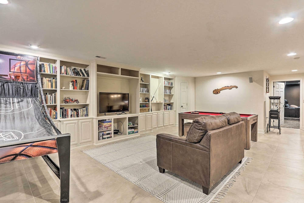 Charles Town Home w/ Private Pool Hot Tub - Property Image 9