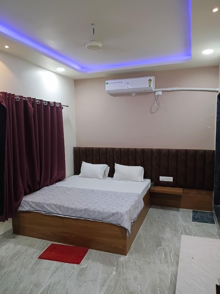 Hotel Keshav