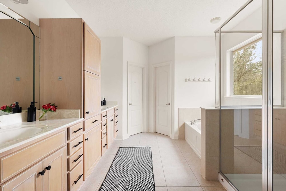 Sleeps 18! Pool, Hottub, Game Room, Blocks to Beach Vilano Villa by Avantstay
