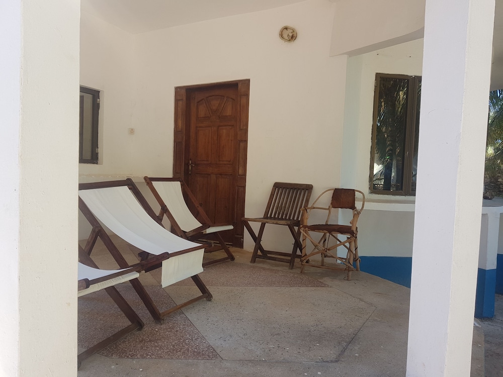 Mbv Hotel Annex Family Room view 3