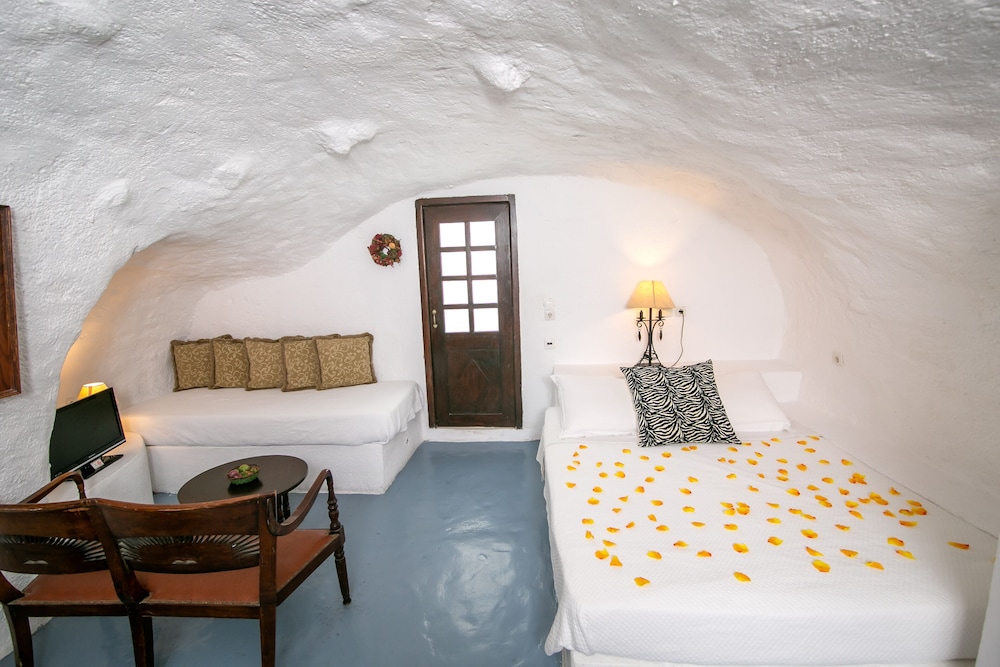 Alexander's Suites