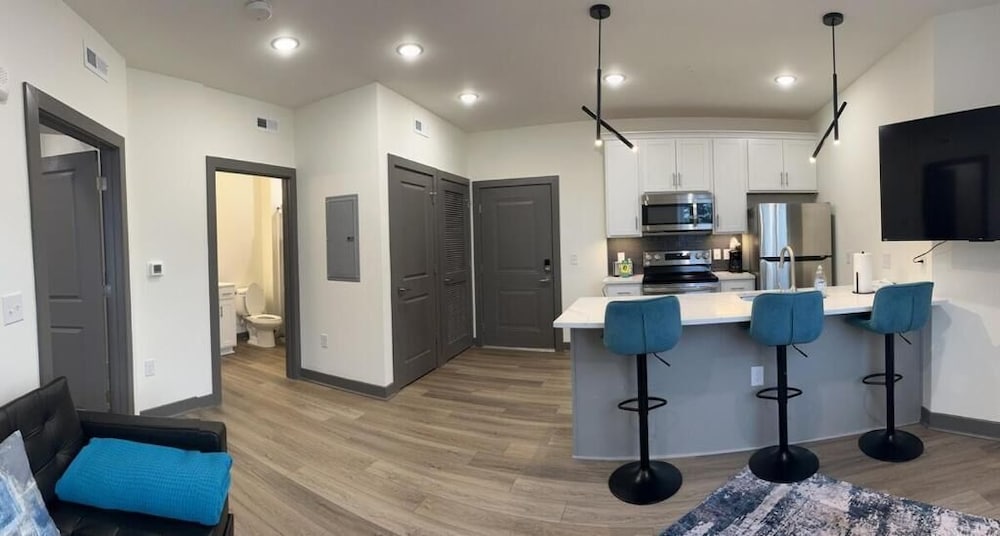 Forest Hill Apt - 202