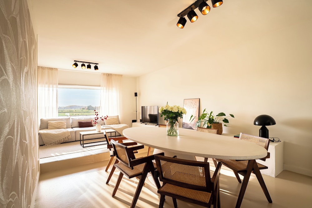 Maas Suites - The River House