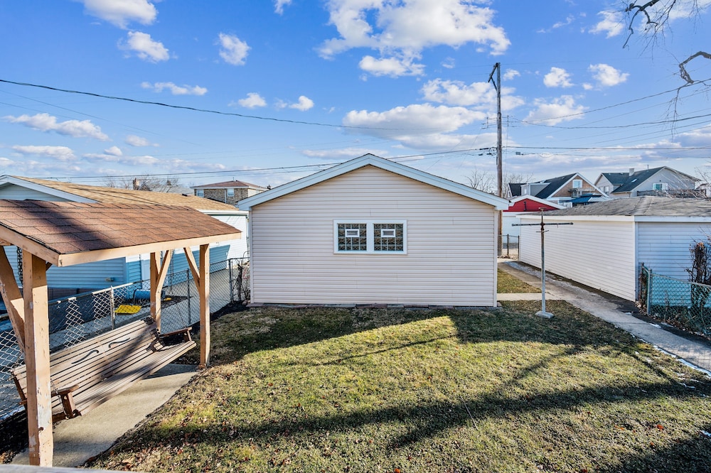 Charming Belmont Heights Oasis 4 Bedroom Home