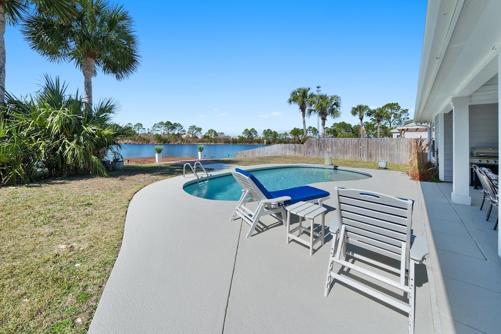 Lakeside Dream 4 Bedroom Home
