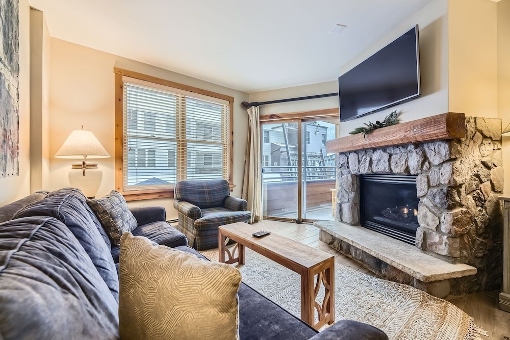 Buffalo Lodge! River Run! Walk To Lifts! 1 Bedroom Condo