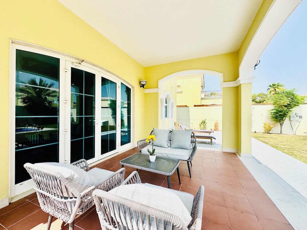 Venduras - 3BR Villa in Jumeirah Park