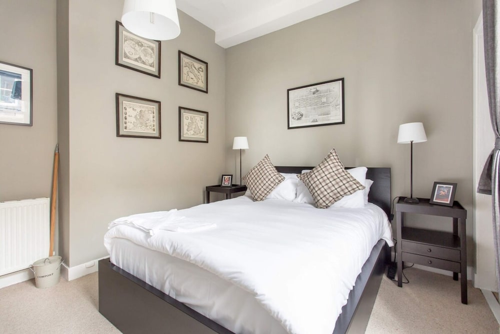 Charming 1 Bedroom Flat in Edinburgh