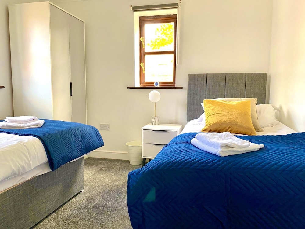 Immaculate 3-bedroom House in Milton Keynes view 5