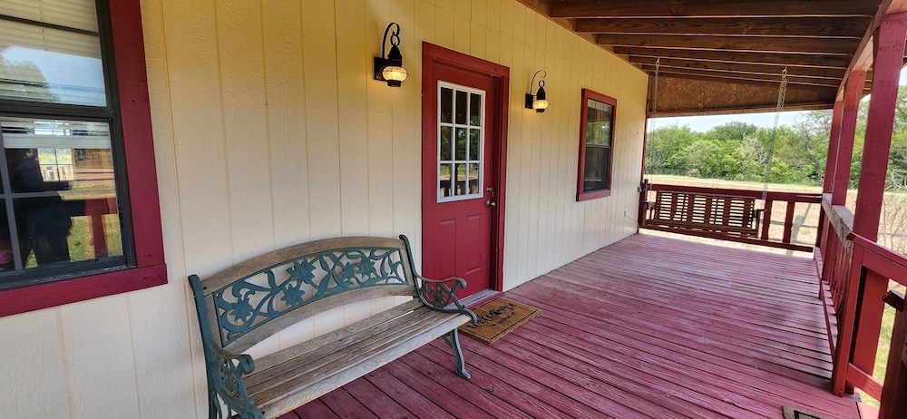 Mendelbaum Winery Guest Cabins