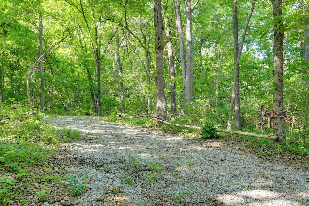 Creekside Nature Escape in Southwest Missouri