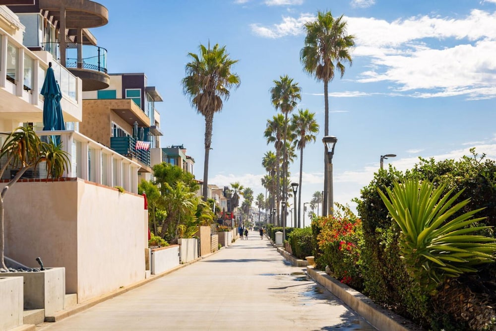 The Drift Manhattan Beach Luxury Design Steps to the Beach