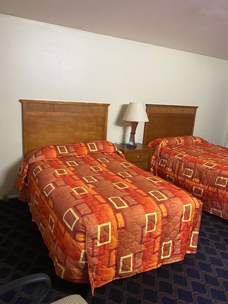 Ivory Tower Motor Inn