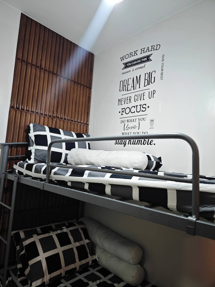 Luxurious and Cozy Condo in Quezon City With City View