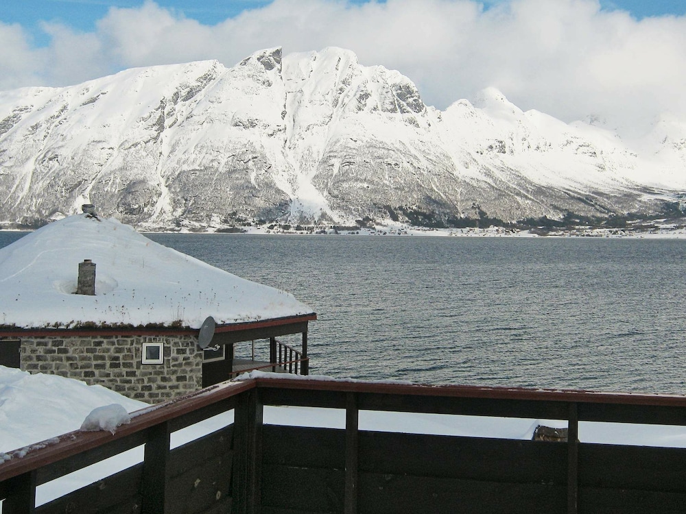 6 Person Holiday Home in Hamnvik