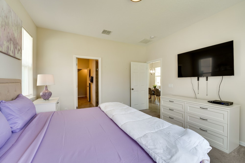 Spacious Davenport Home ~ 10 Mi to Disney World! view 4