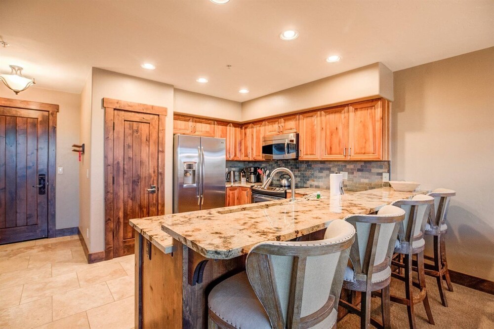 Crystal Peak 2 Bedroom Condo at Peak 7