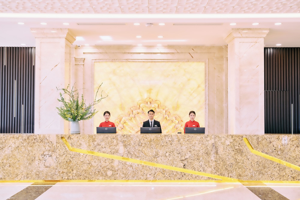 Adamo Hotel Hung Yen