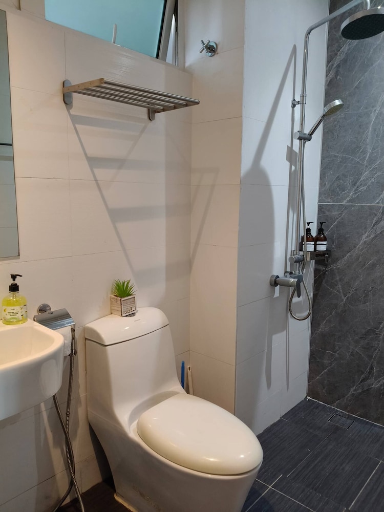Twin Galaxy Minimalist Studio 2-4pax CIQ JB Town