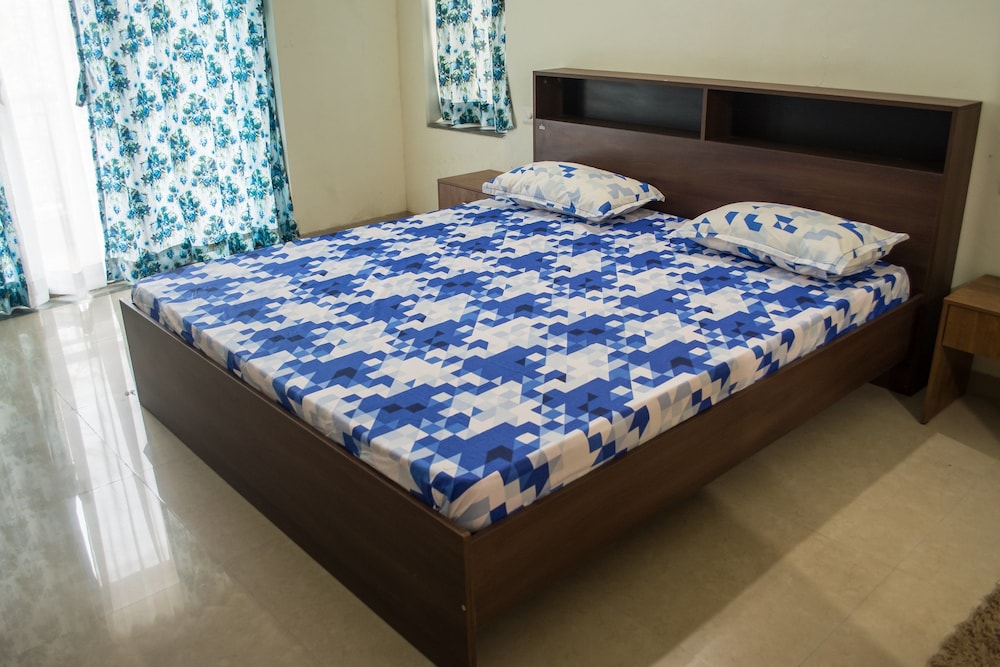 4BHK by Tripvillas Holiday Homes