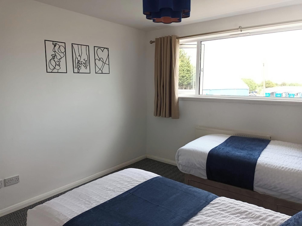 Spacious Birmingham House - 7 Guests -free Parking