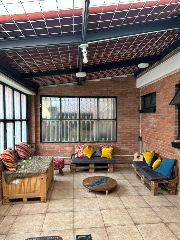 BAMUKA HOSTEL