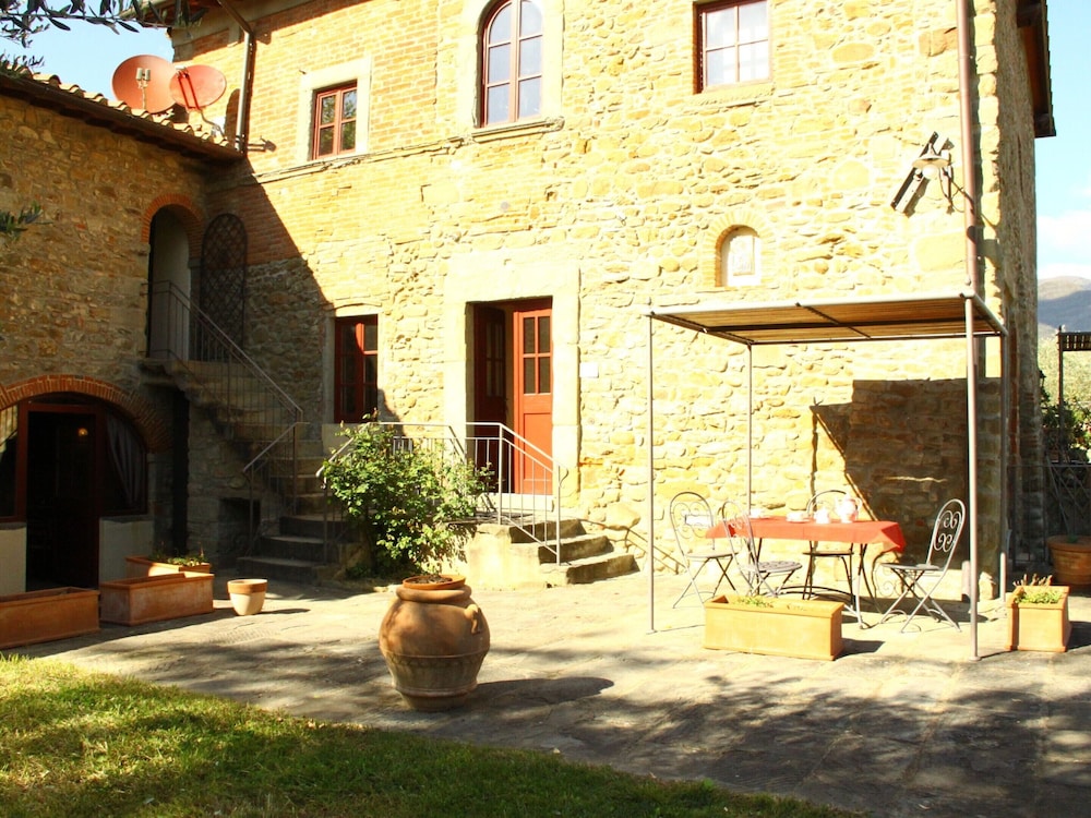 Pleasant Holiday Home in Reggello With Pool view 4