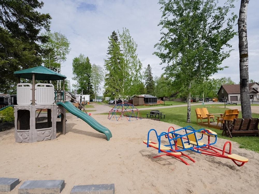 Chalets et Gîte au bord au bord du Lac Kénogami
