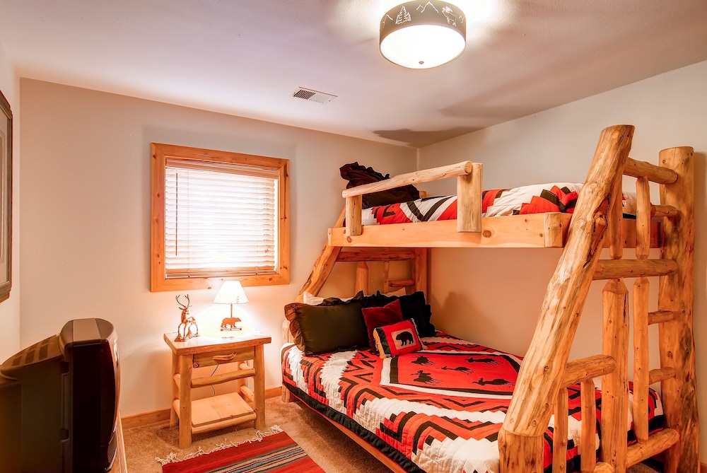 Elk Trail House by RedAwning view 2