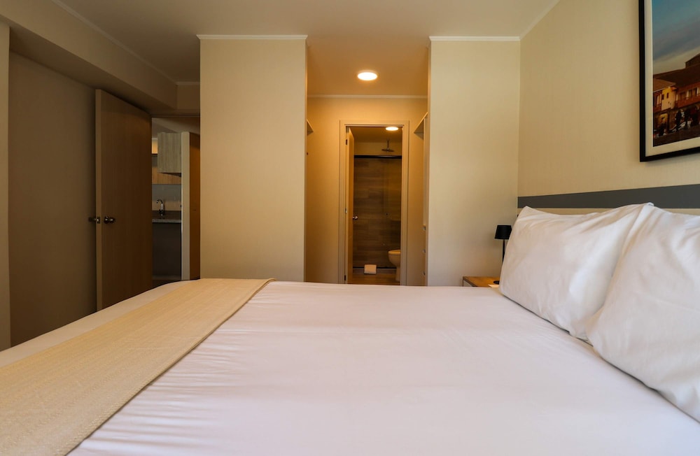 w Alluring 1BR With Balcony in Miraflores