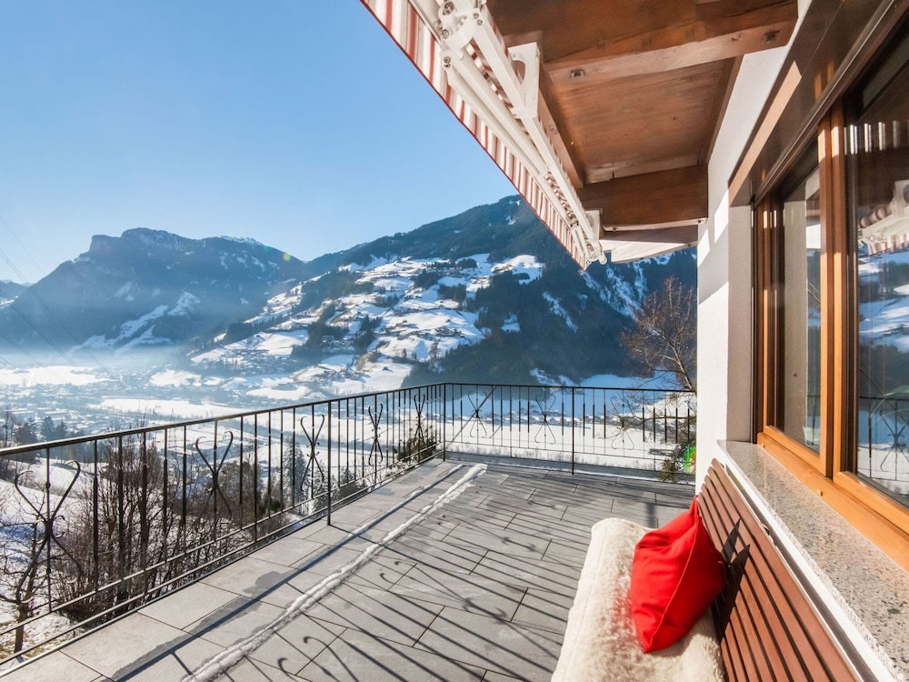 Chalet in Hainzenberg Near Ski Slopes