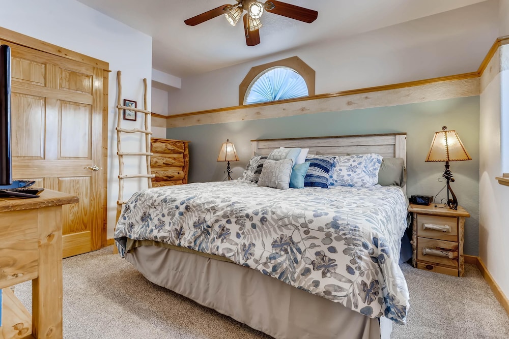 Estes Park Condos - Property Image 48