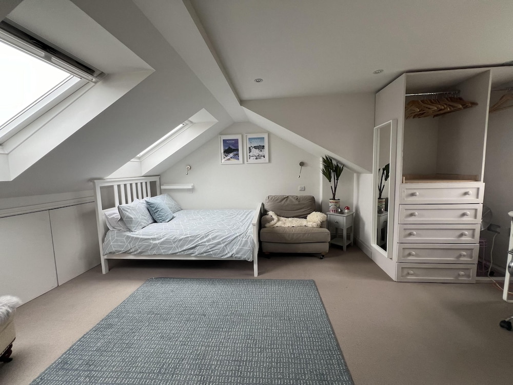 London Charm on Connaught Avenue view 5