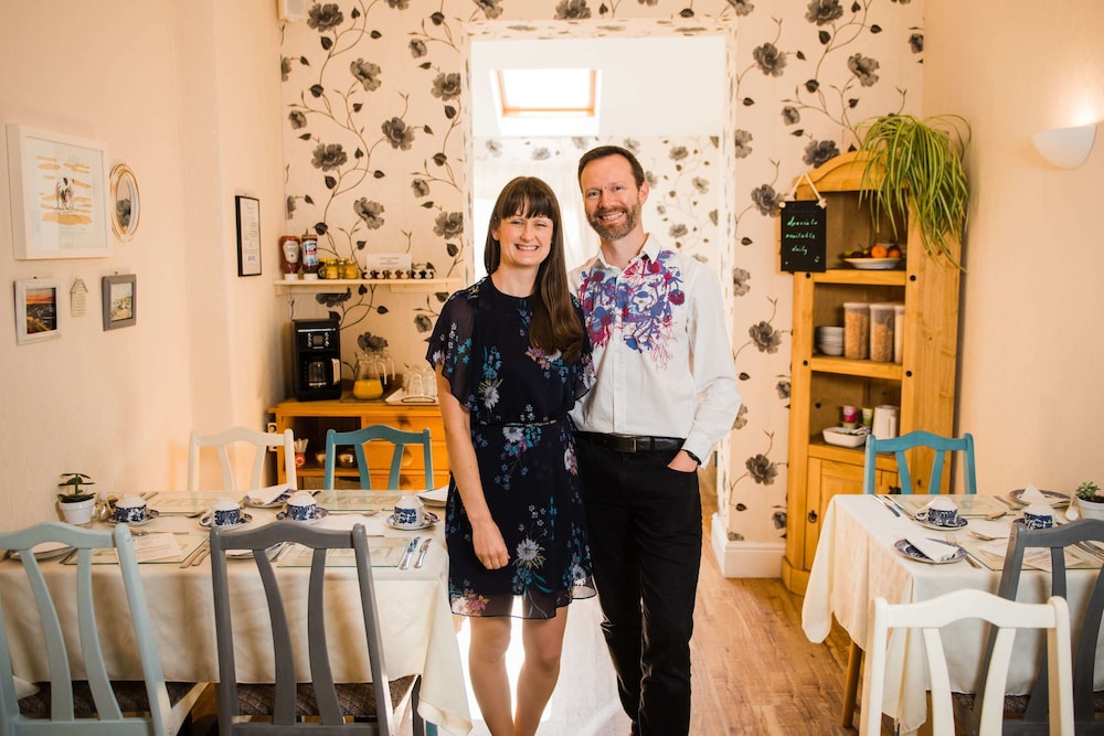 Hotel Kenways Guest House - Image 1