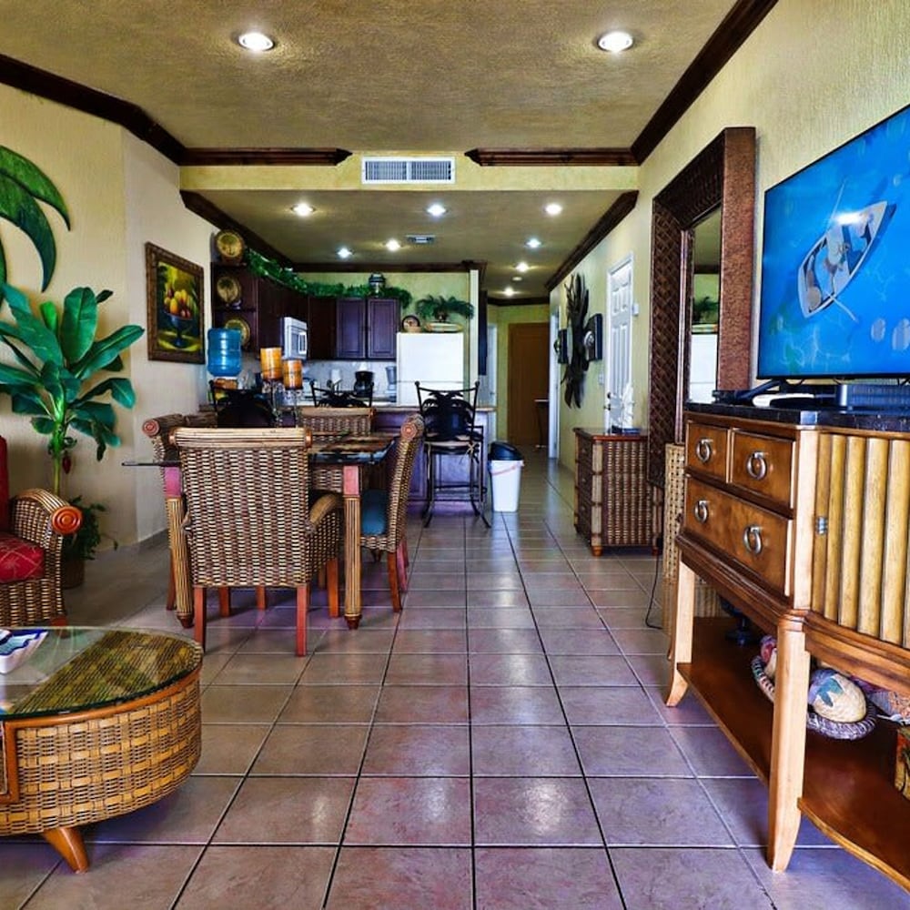 Beautiful Condo on Sandy Beach Sonoran Sea