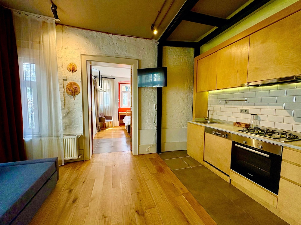 Galata Port Flats Chakra 2
