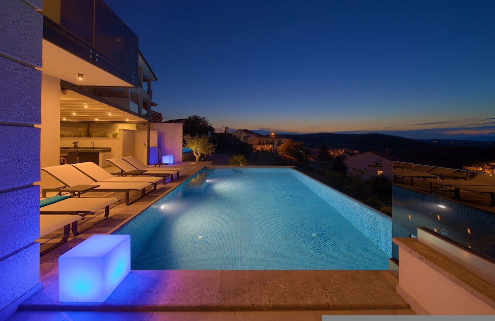 Villa Majestic With Sauna and Beautiful Views
